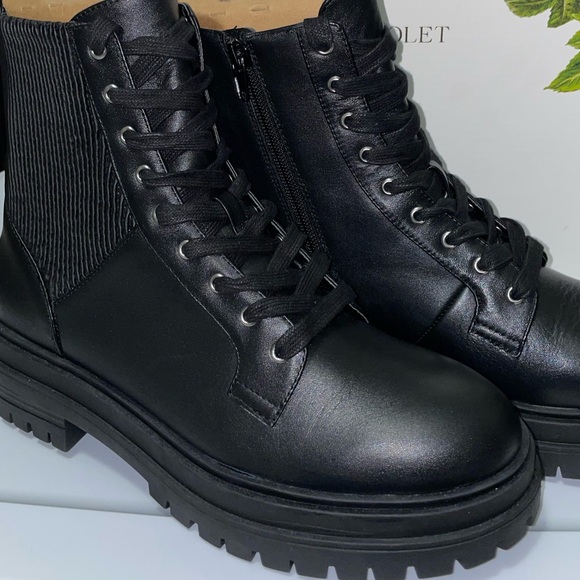 NIB Chelsea & Violet Rumi Leather Lace-Up Chunky Lug Sole Combat Booties Bla… - Picture 4 of 15